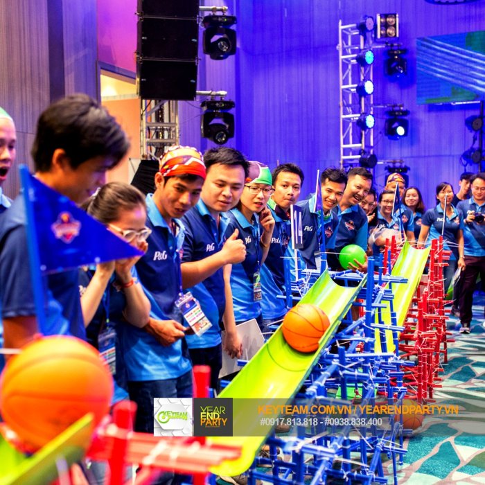 INDOOR TEAM BUILDING